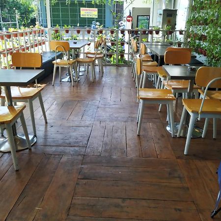 Green Red Hotel Syariah Jombang Экстерьер фото