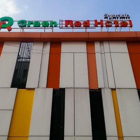 Green Red Hotel Syariah Jombang Экстерьер фото