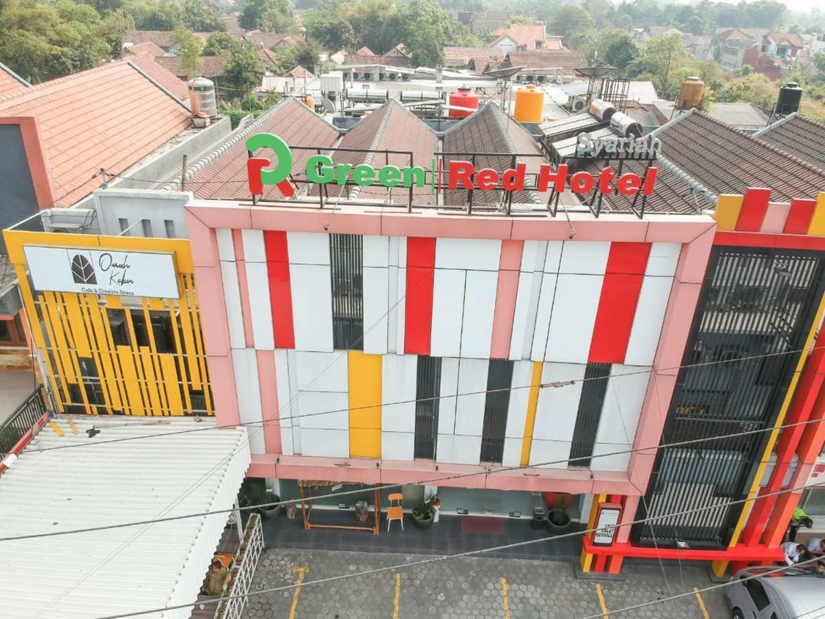Green Red Hotel Syariah Jombang Экстерьер фото